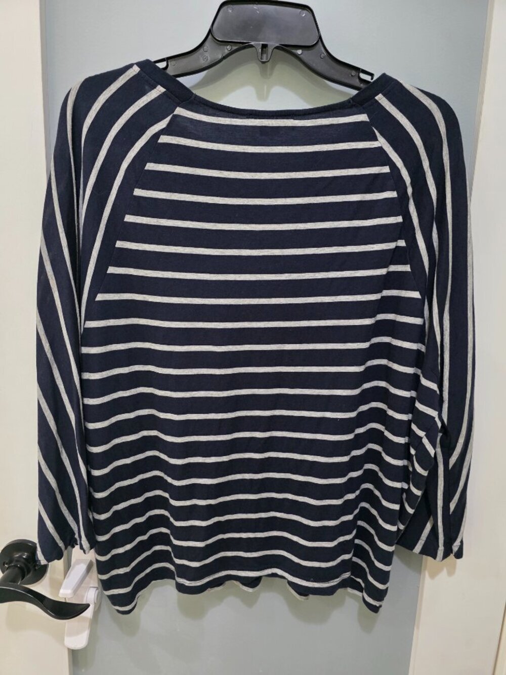 VINCE Striped 3/4 Sleeve Tee Navy Gray Soft Lightweight Knit Top Women’s Large - Picture 7 of 7